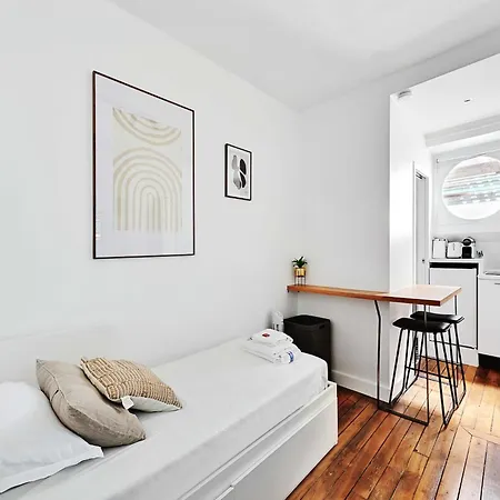 Studette View Of The Eiffel Tower Victor Hugo 2 -bail Mobilite Apartment *